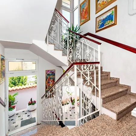 Daria Guest house